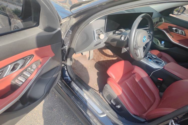 Used BMW i3 2023 eDrive 40 L Midnight Edition Driver Seat