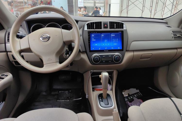 Used Nissan Sylphy 2016 Classic 1.6XE Automatic Comfort Edition Center Console