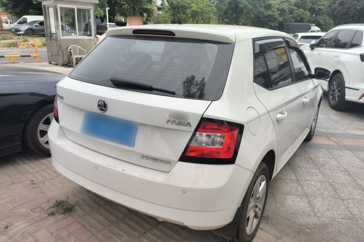 Used Skoda Fabia 2017 1.4L Automatic Car Enjoy Edition
