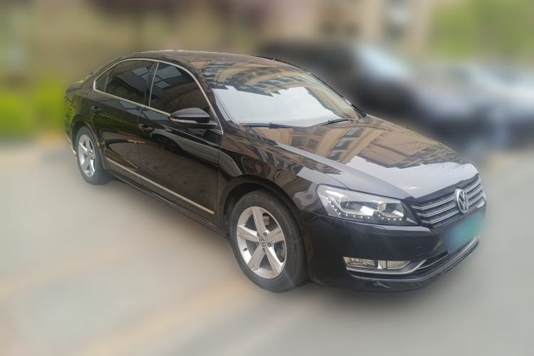 Used Volkswagen Passat 2014 1.8TSI DSG Prestige Edition Front Right 45 Deg