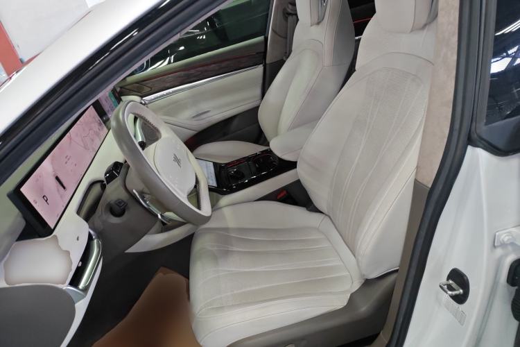 Used IM L7 2022 Dynamic Model Left Front Seat