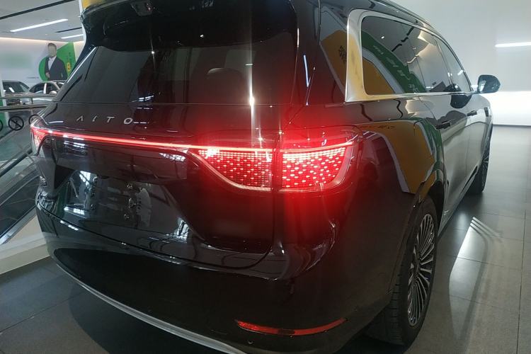 Used Hima AITO M9 2025 Extended-Range Ultra Version 52 kWh 5-Seater Edition Rear Right 45 Deg