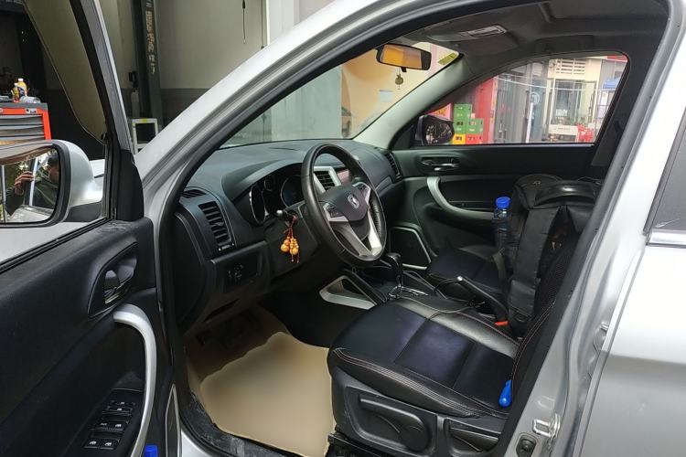 Used CHANGAN CS35 2015 1.6L Automatic Luxury Model China IV Standard
