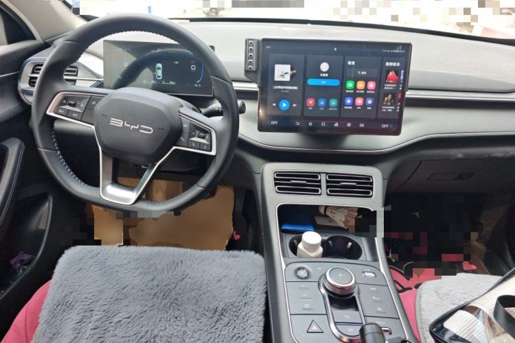 Used BYD Destroyer 05 2024 HONOR Edition DM-i 55KM Luxury Model Center Console