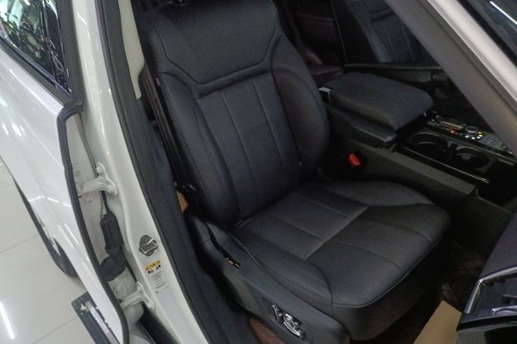 Used Land Rover Discovery 2017 3.0 SC V6 SE Right Front Seat