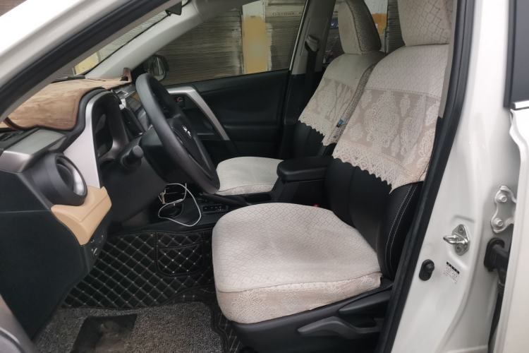 Used Toyota RAV4 2019 2.0L CVT Two-Wheel Drive Urban Edition China VI Standard
