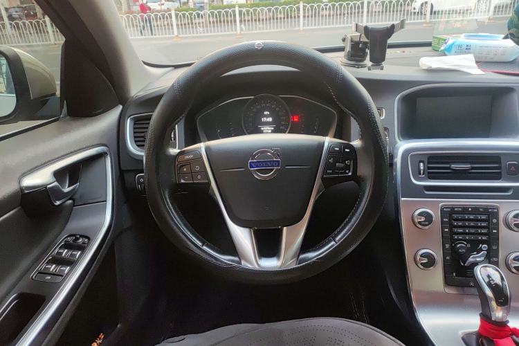 Used Volvo S60 2016 S60L T3 Smart Drive Edition Steering Wheel