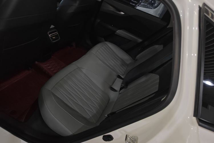 Used CHANGAN Eado DD 2023 Blue Whale NE 1.5T GDI DCT Navigation Model Left Rear Seat