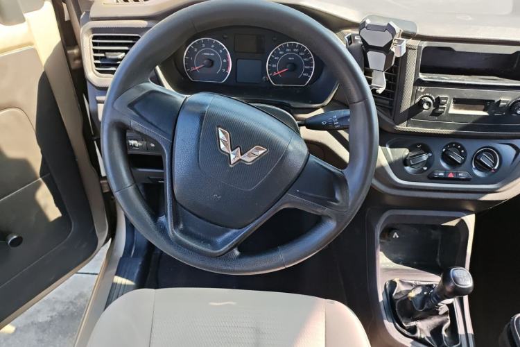 Used Wuling Hongguang V 2019 1.5L Base Version China VI LAR