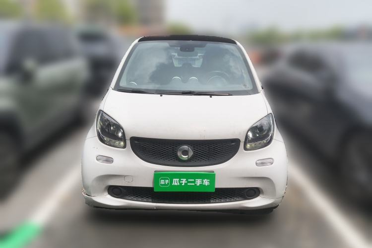 Used smart fortwo 2015 1.0L 52 kW hardtop Dynamic version