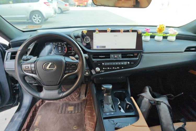 Used Lexus ES 2022 200 Excellence Edition
