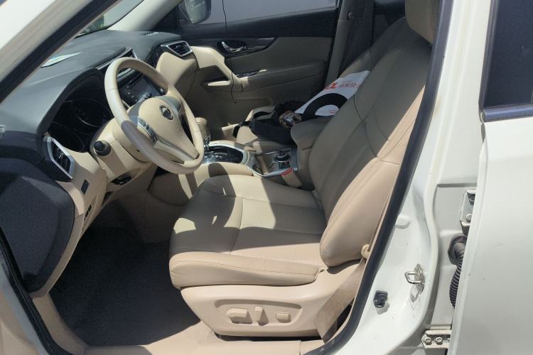 Used Nissan X-Trail 2014 2.5L CVT Leading Edition 4WD
