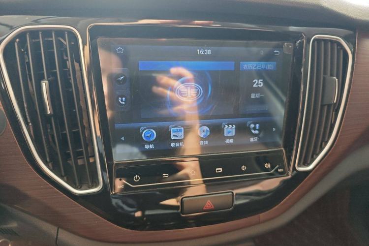 Used FAW Senya R7 2017 1.6L Manual Luxury Model