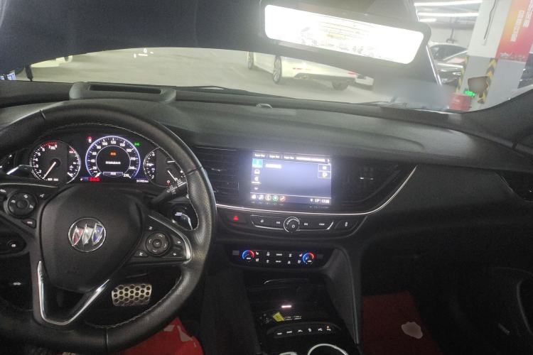 Used Buick Regal 2023 GS Prestige Model Center Console