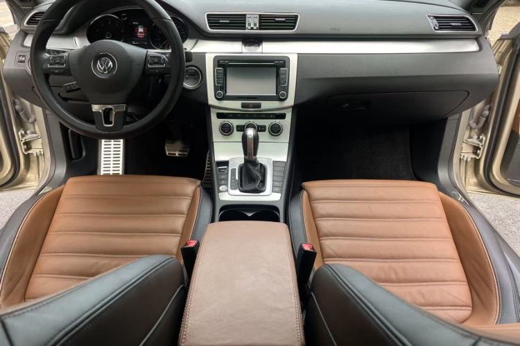 Used Volkswagen FAW-Volkswagen CC 2015 1.8TSI Luxury Model Interior 6