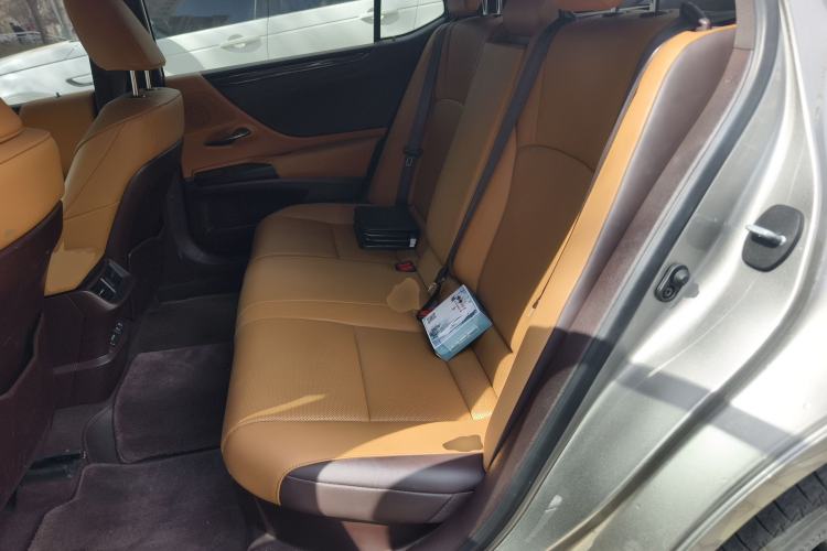 Used Lexus ES 2020 260 Deluxe Edition
