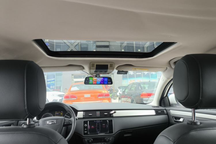 Used Qoros 3 2016 Urban SUV 1.6T Automatic Zhiyue Model Headliner