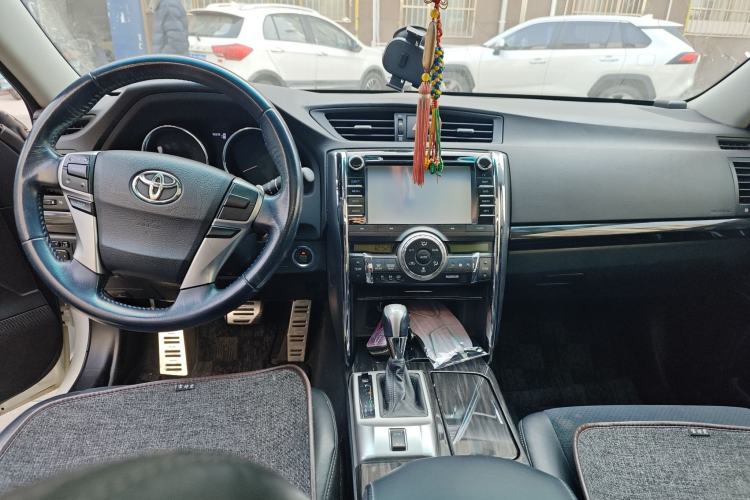 Used Toyota Reiz 2010 2.5V Fashion Elite Edition Center Console