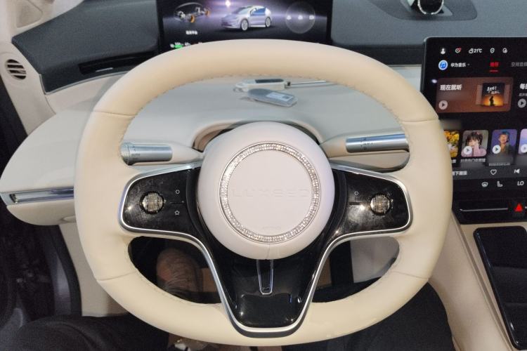 Used Hima Luxeed R7 2025 Extended-Range 331km Ultra Steering Wheel