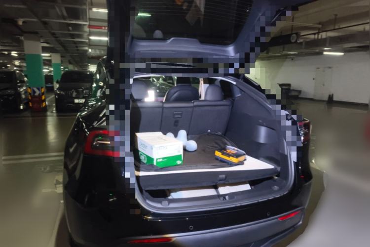 Used Tesla Model Y 2023 Rear-Wheel-Drive Version Trunk