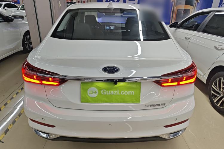 Used Ford Escort 2021 1.5L Automatic Platinum Edition
