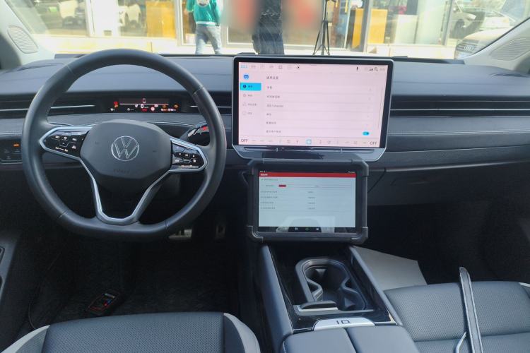 Used Volkswagen ID.7 VIZZION 2024 PRO Model Center Console