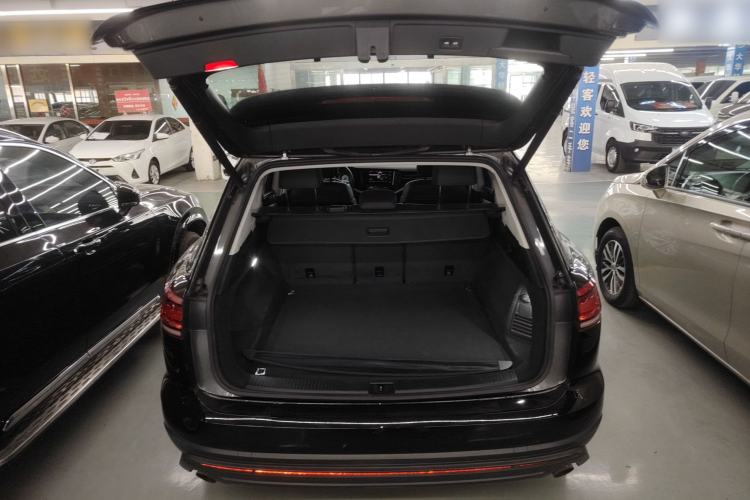 Used Volkswagen Touareg 2019 2.0 TSI Flagship Edition China VI
