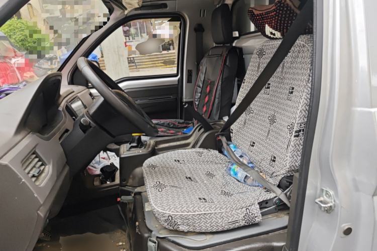 Used Wuling Rongguang New Truck 2023 2.0L Single-Row Base Version LJM20B Left Front Seat