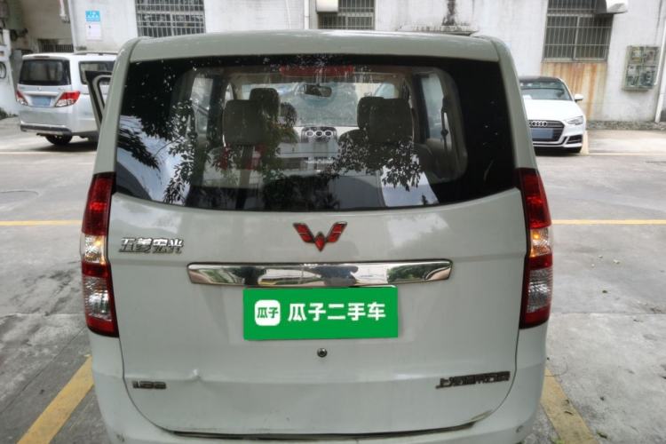 Used Wuling Hongguang 2013 1.5L Standard Version Rear