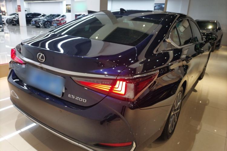 Used Lexus ES 2023 200 Excellence Edition Rear Right 45 Deg