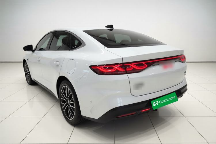 Used BYD Qin L 2025 DM-i Smart Drive 120KM Excellence Model
