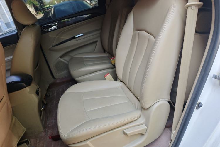 Used Baojun 730 2016 1.5L Manual Comfort Version 7 Seats China V Emission Standard Left Rear Seat