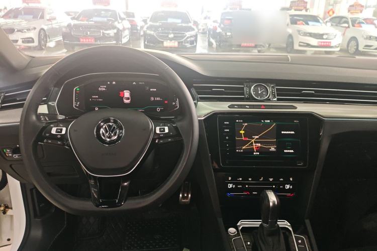 Used Volkswagen FAW-Volkswagen CC 2020 330TSI Glamour Edition China VI Standard Center Console