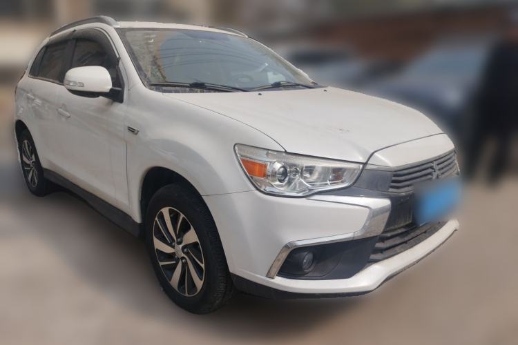 Used Mitsubishi ASX 2018 2.0L CVT Two-Wheel Drive Deluxe Edition Front Right 45 Deg