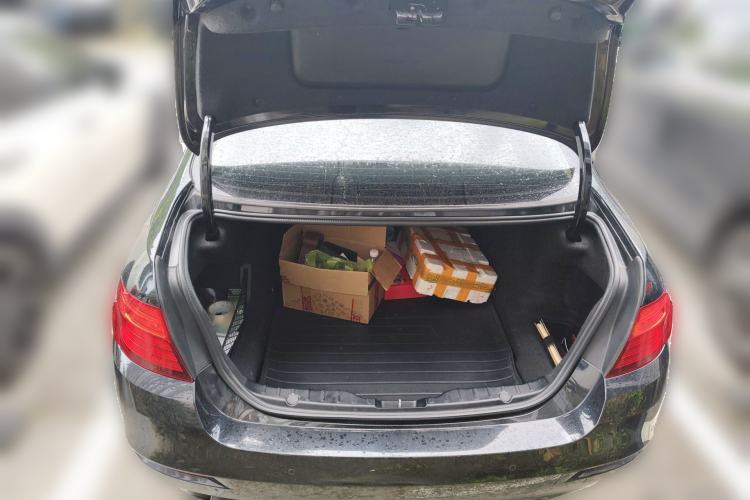 Used BMW 5 Series 2014 520Li Elegant Model Trunk