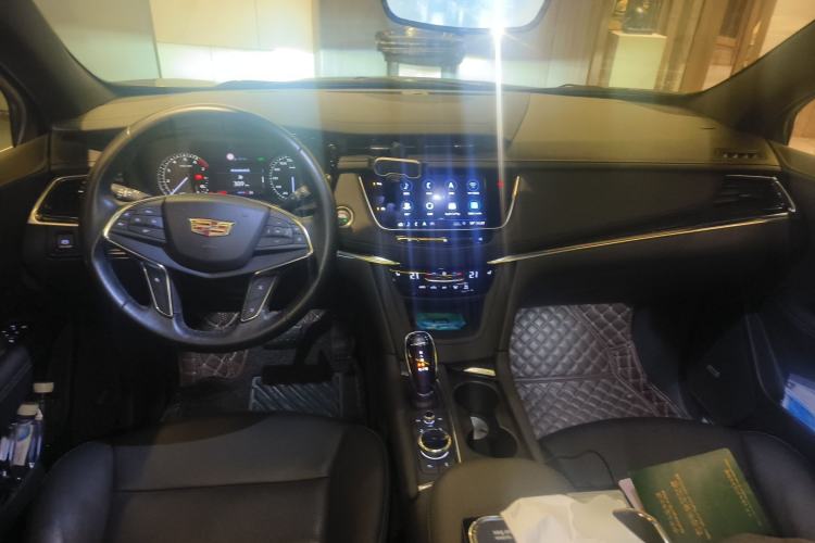 Used Cadillac XT5 2020 Revised Version 28T Four-Wheel Drive Tech Edition Center Console