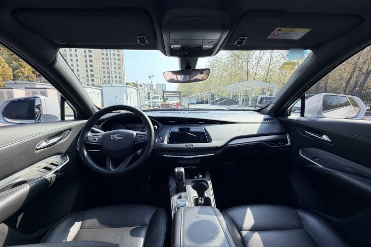 Used Cadillac XT4 2018 28T Two-Wheel Drive Leading Version Interior 1