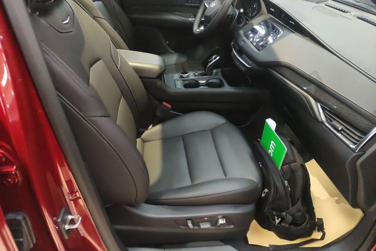 Used Cadillac XT4 2022 28T Four-Wheel Drive Platinum Edition