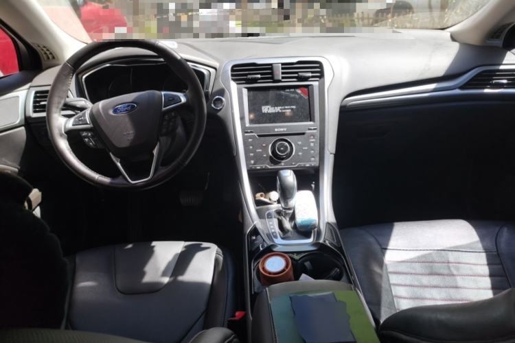 Used Ford Mondeo 2013 2.0L GTDi240 Luxury Sport Model Center Console