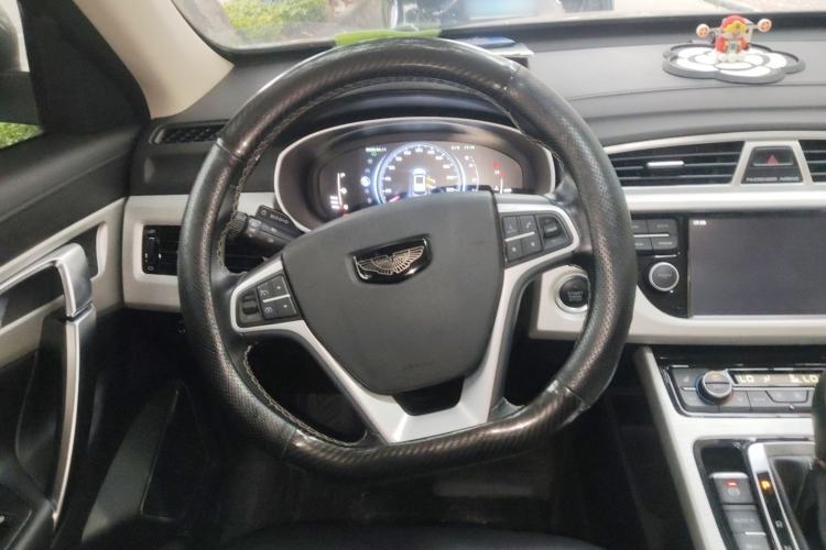 Used Geely Auto Emgrand X7 Sport 2018 1.8TD Automatic Two-Wheel Drive Smart Connect 4G Internet Edition Steering Wheel