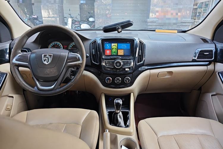 Used Baojun 730 2014 1.5L manual Comfort ESP version 7 seats