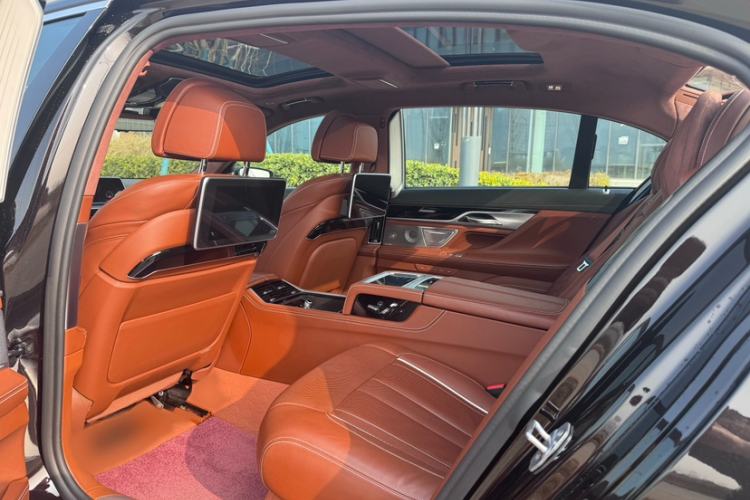 Used BMW 7 Series 2018 740Li xDrive Luxury Edition M Sport Package
