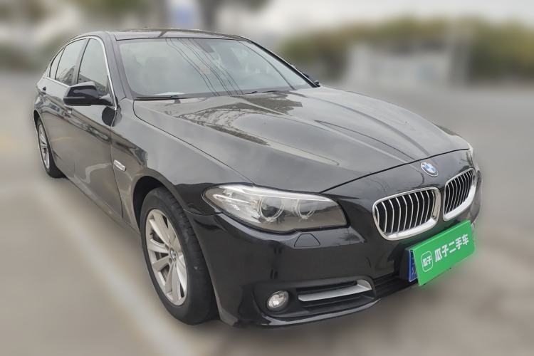 Used BMW 5 Series 2014 520Li Elegant Model Front Right 45 Deg