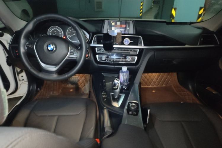 Used BMW 3 Series 2017 320Li Fashion Model Center Console