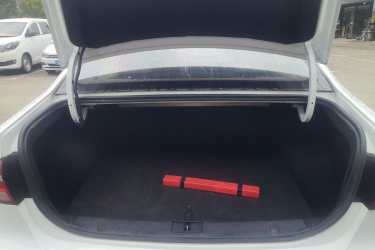 Used Roewe i6 2019 PLUS 1.6L CVT 4G Connected Flagship Deluxe Edition Trunk