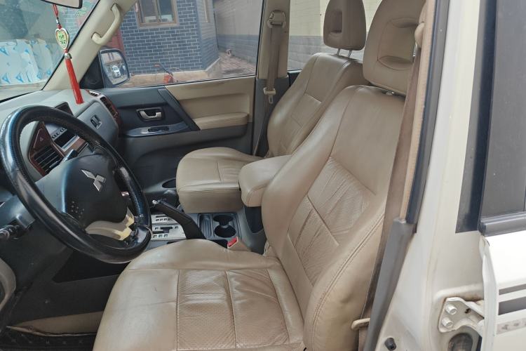 Used Mitsubishi Pajero 2011 V73 3.0L AT GLS
