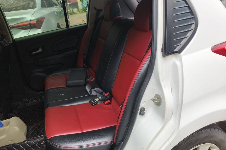 Used Venucia R50 2013 1.6L Manual Fashion Edition