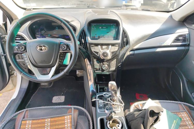 Used BYD Qin 2015 1.5T Dual-Crown Flagship Edition