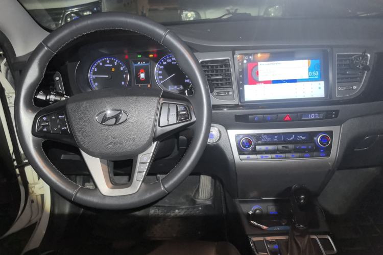 Used Hyundai Mistra 2014 1.8L Automatic Deluxe DLX Model Interior 2