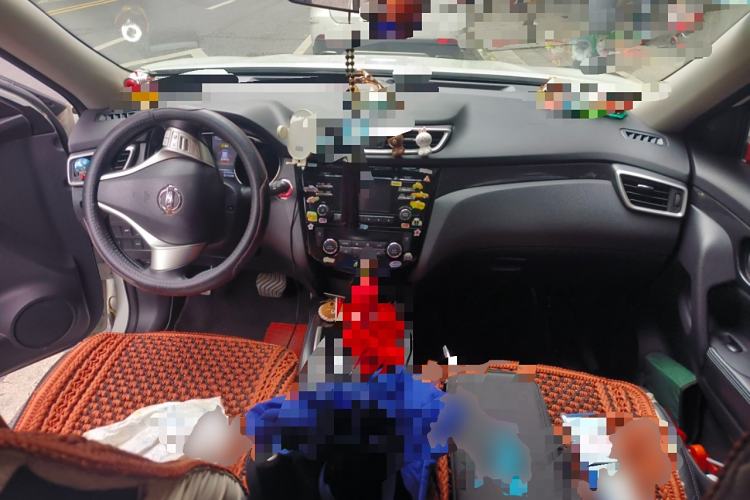 Used Nissan X-Trail 2016 2.5L CVT Sport Edition 4WD Center Console